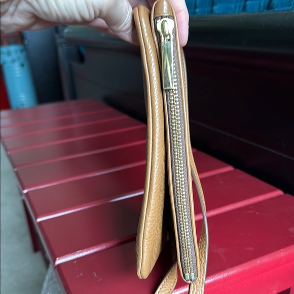 Tory Burch Gold Crossbody Bag - Picture 5 of 5